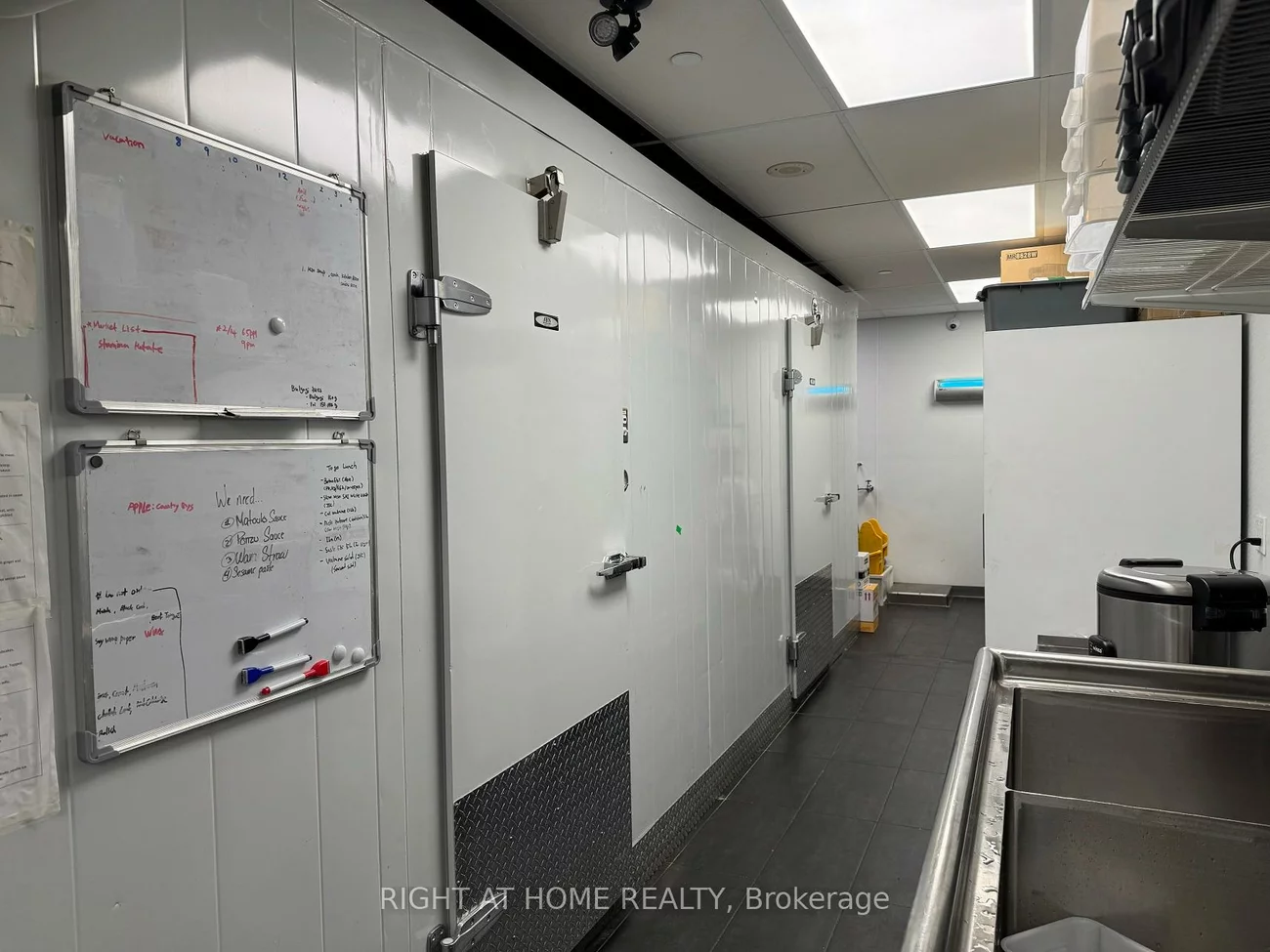 92, Fort York, Waterfront Communities C1, Toronto