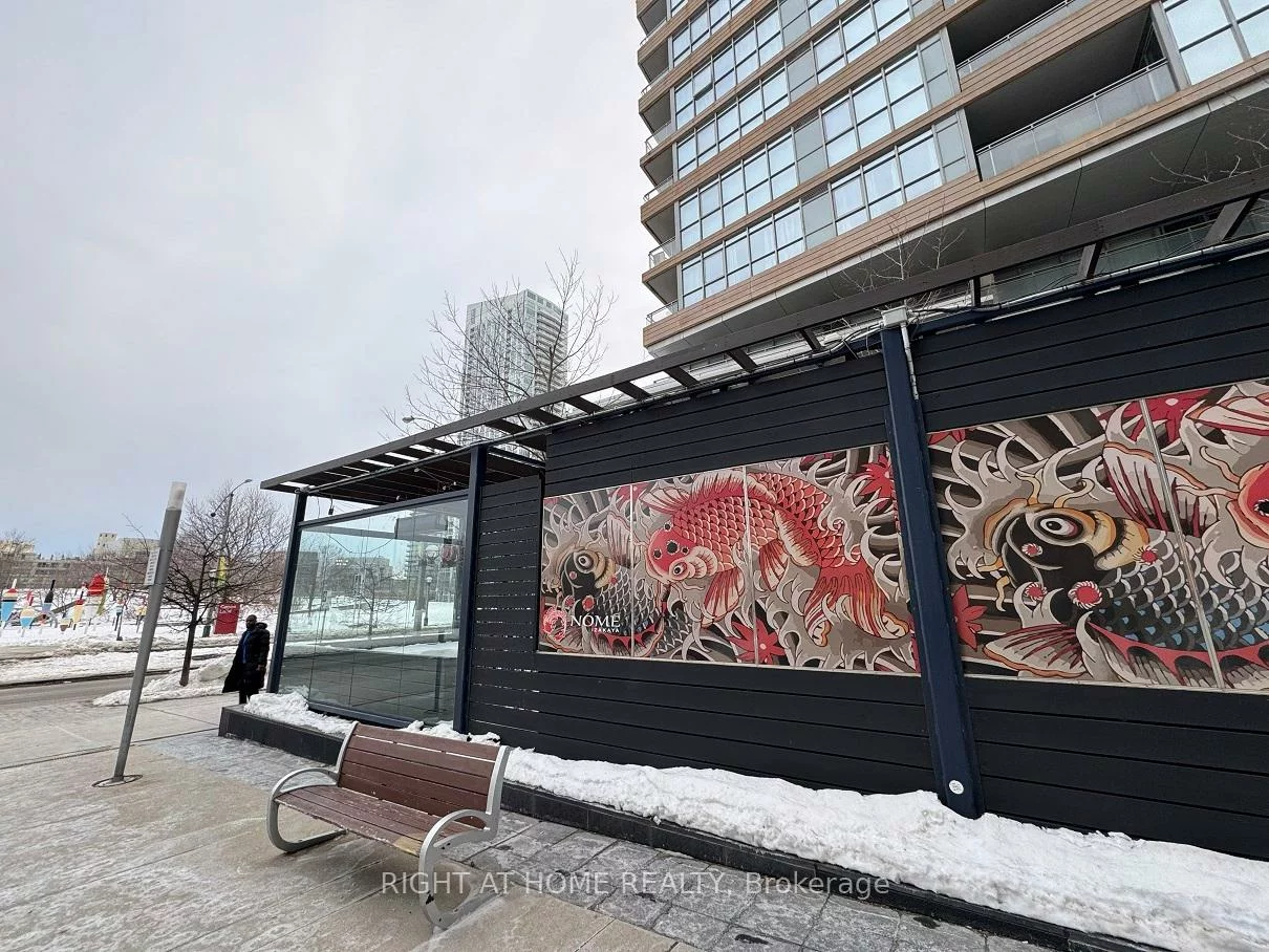 92, Fort York, Waterfront Communities C1, Toronto