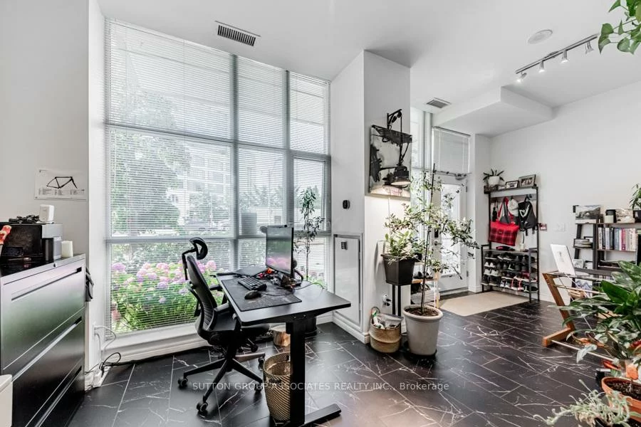 618 A, Fleet, Niagara, Toronto