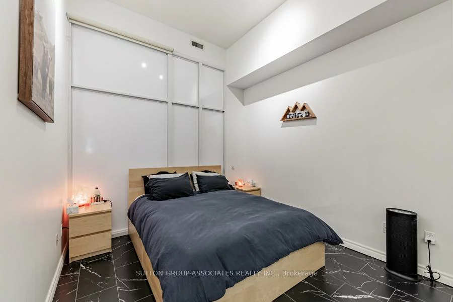 618 A, Fleet, Niagara, Toronto