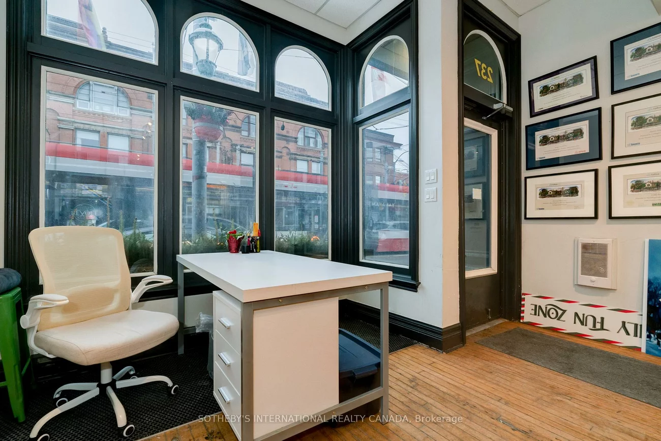 237, Carlton, Moss Park, Toronto