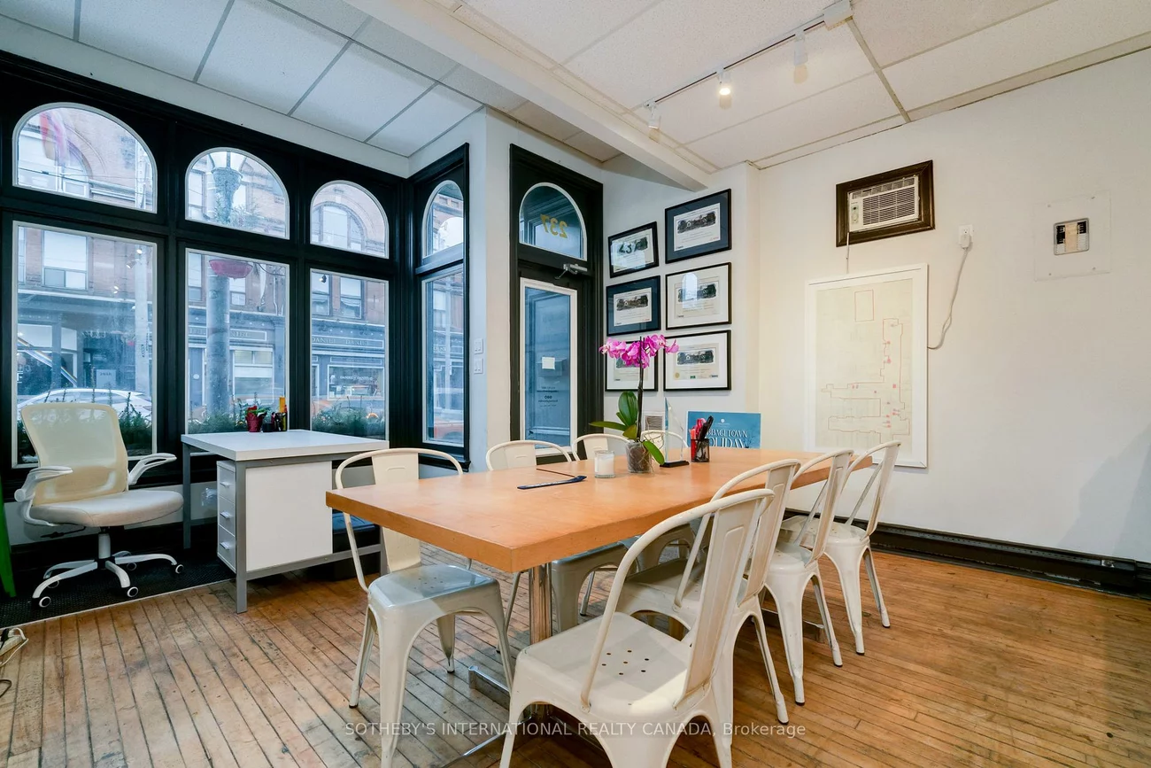 237, Carlton, Moss Park, Toronto