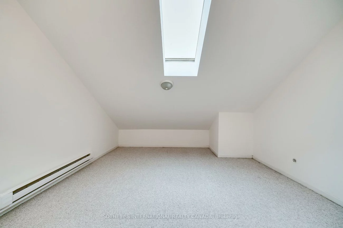 237, Carlton, Moss Park, Toronto