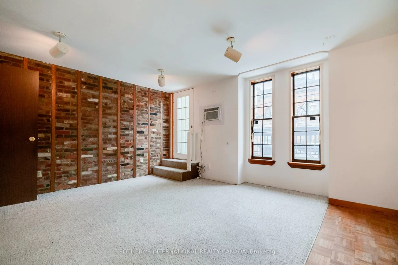 237, Carlton, Moss Park, Toronto