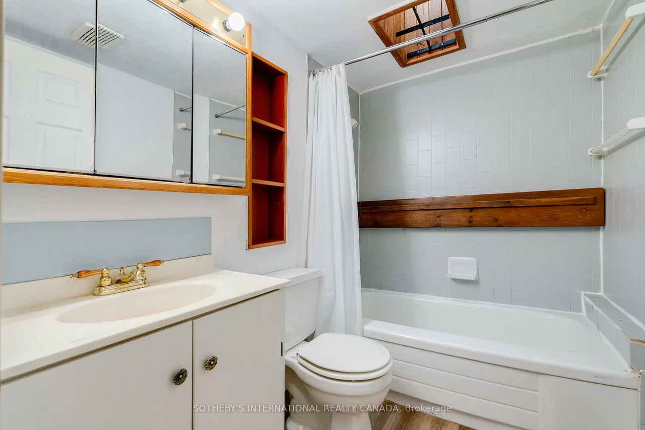 237, Carlton, Moss Park, Toronto