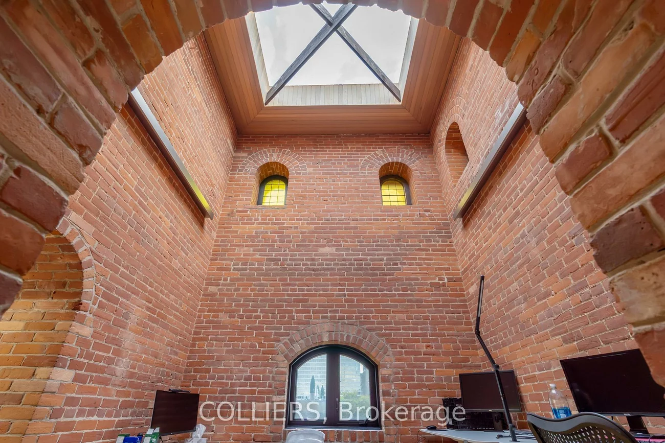 33, Hazelton, Annex, Toronto