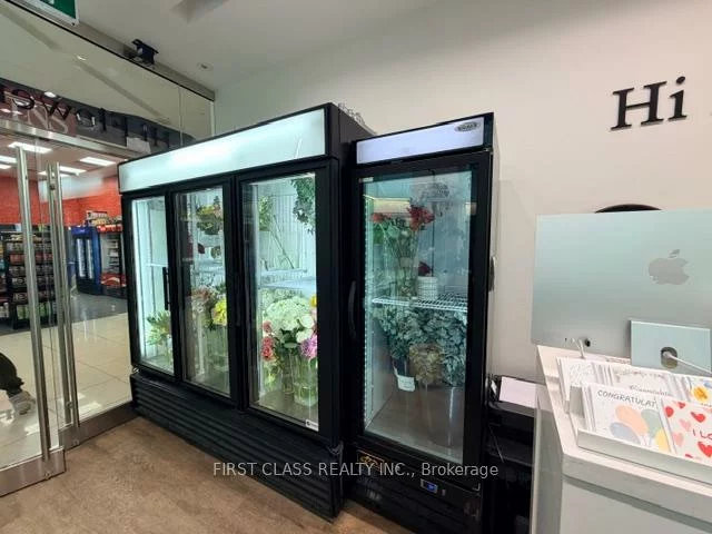 2, St. Clair, Rosedale-Moore Park, Toronto