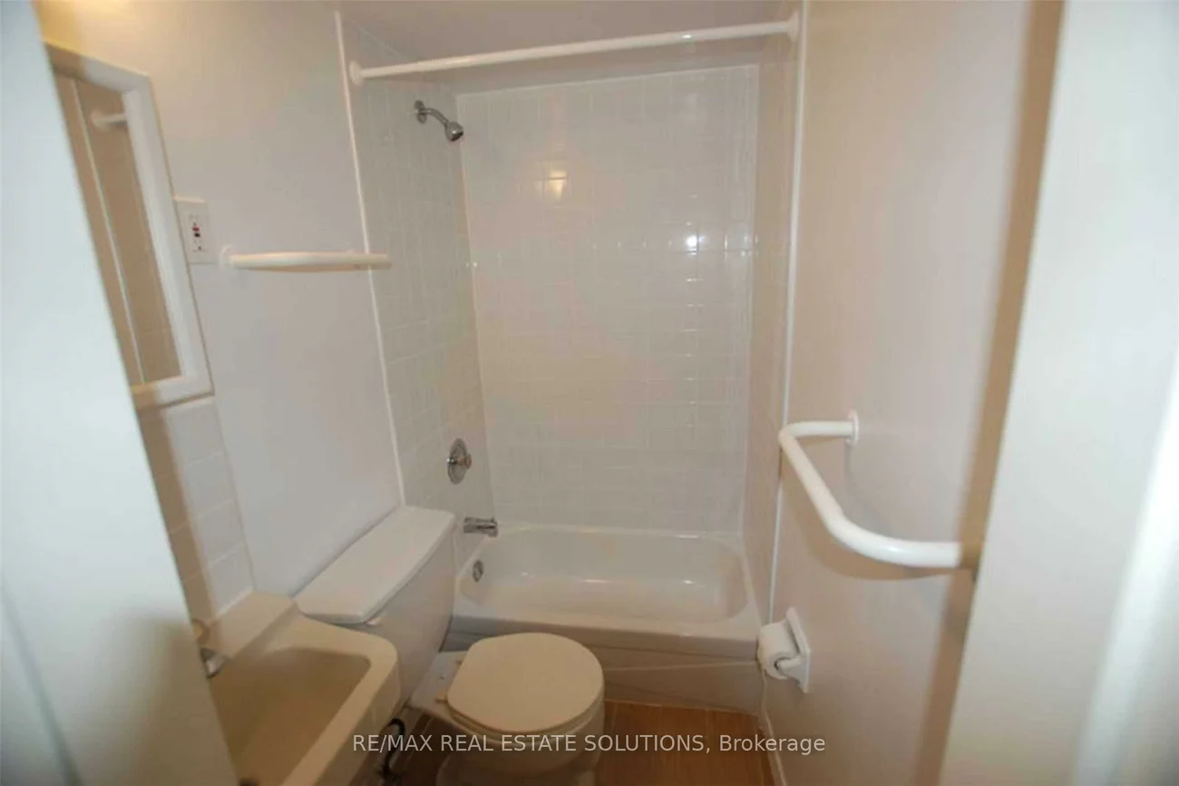 93, Spadina, Annex, Toronto