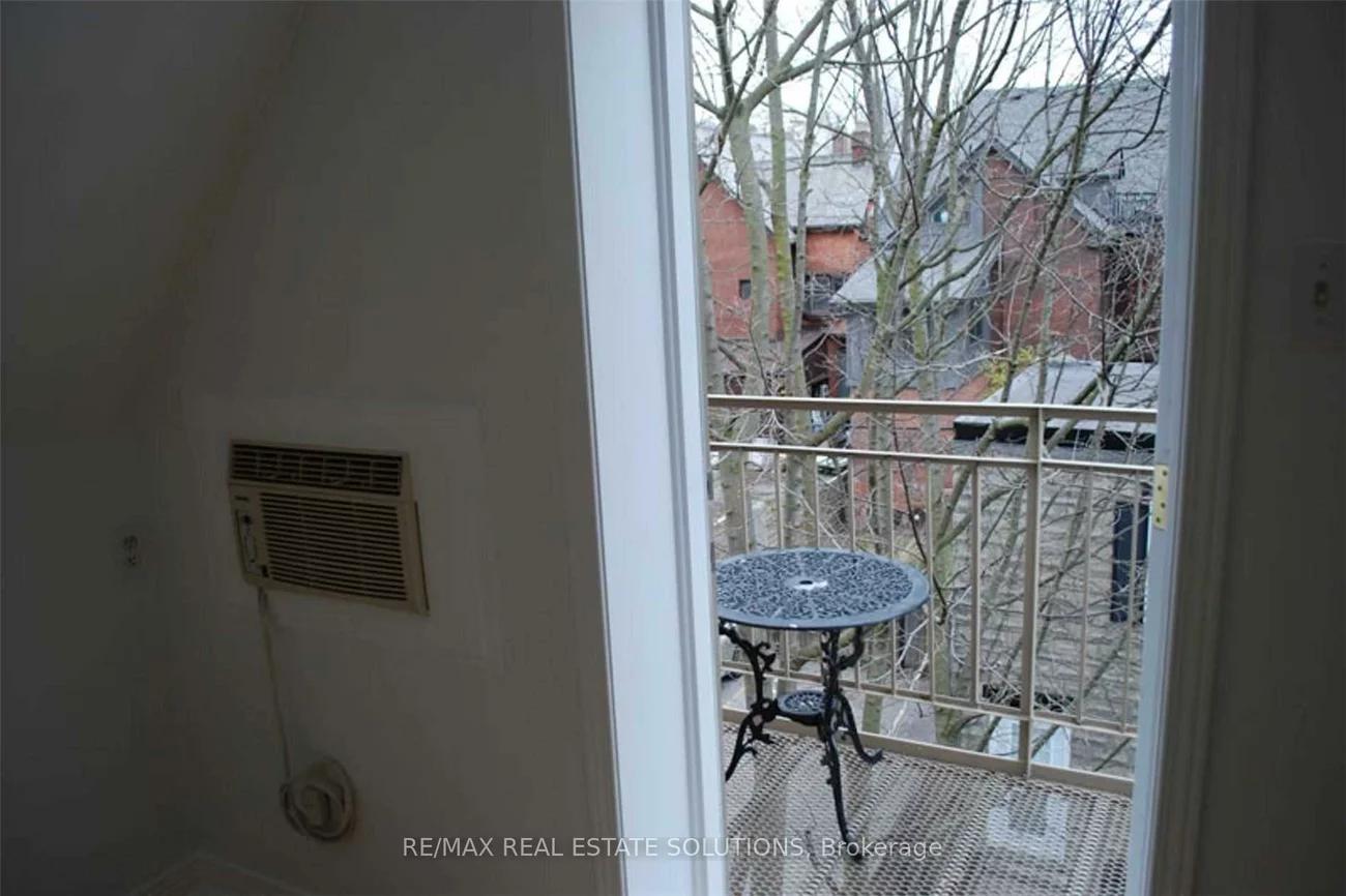 93, Spadina, Annex, Toronto