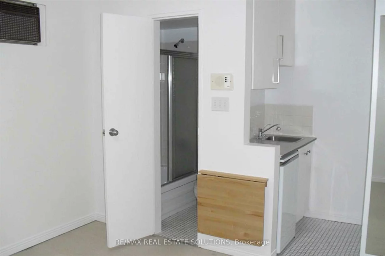 93, Spadina, Annex, Toronto