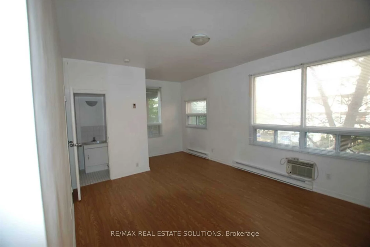 93, Spadina, Annex, Toronto