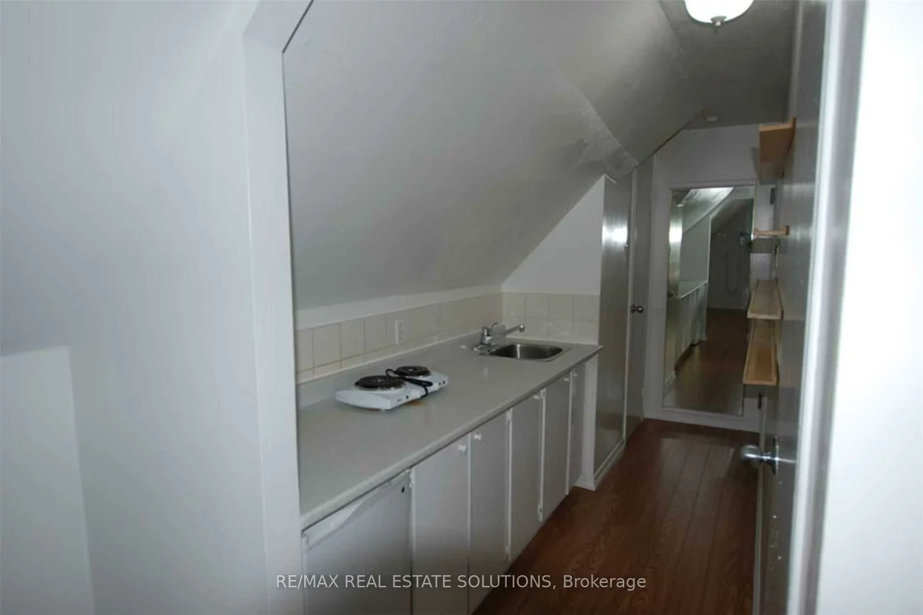 93, Spadina, Annex, Toronto