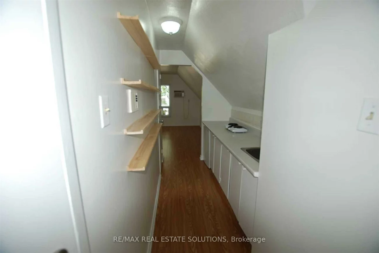 93, Spadina, Annex, Toronto