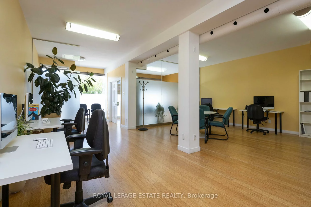 432, Queen, Regent Park, Toronto