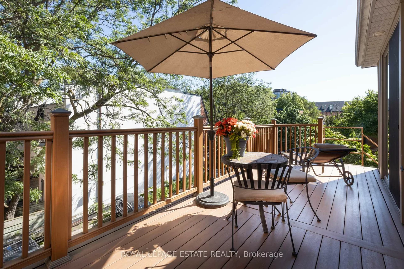 432, Queen, Regent Park, Toronto