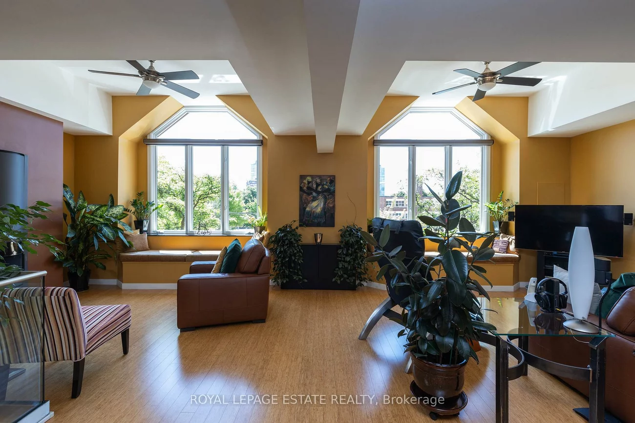 432, Queen, Regent Park, Toronto