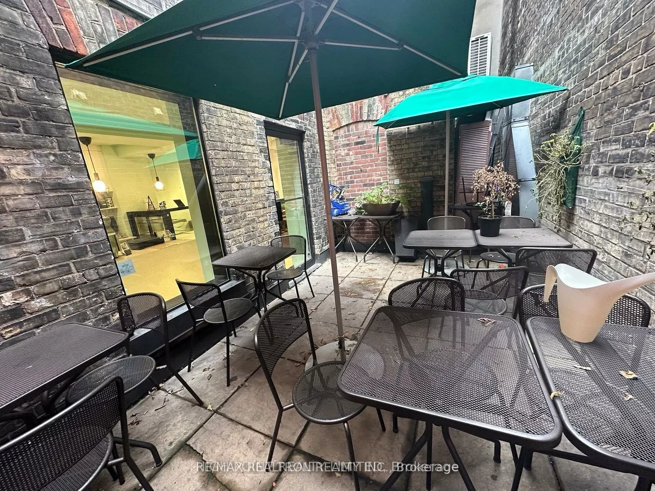 334, Dundas, Kensington-Chinatown, Toronto