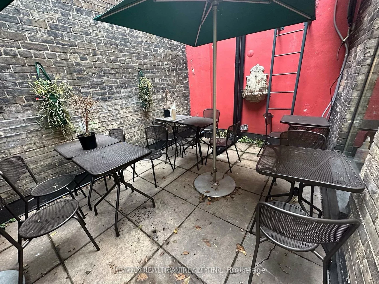 334, Dundas, Kensington-Chinatown, Toronto