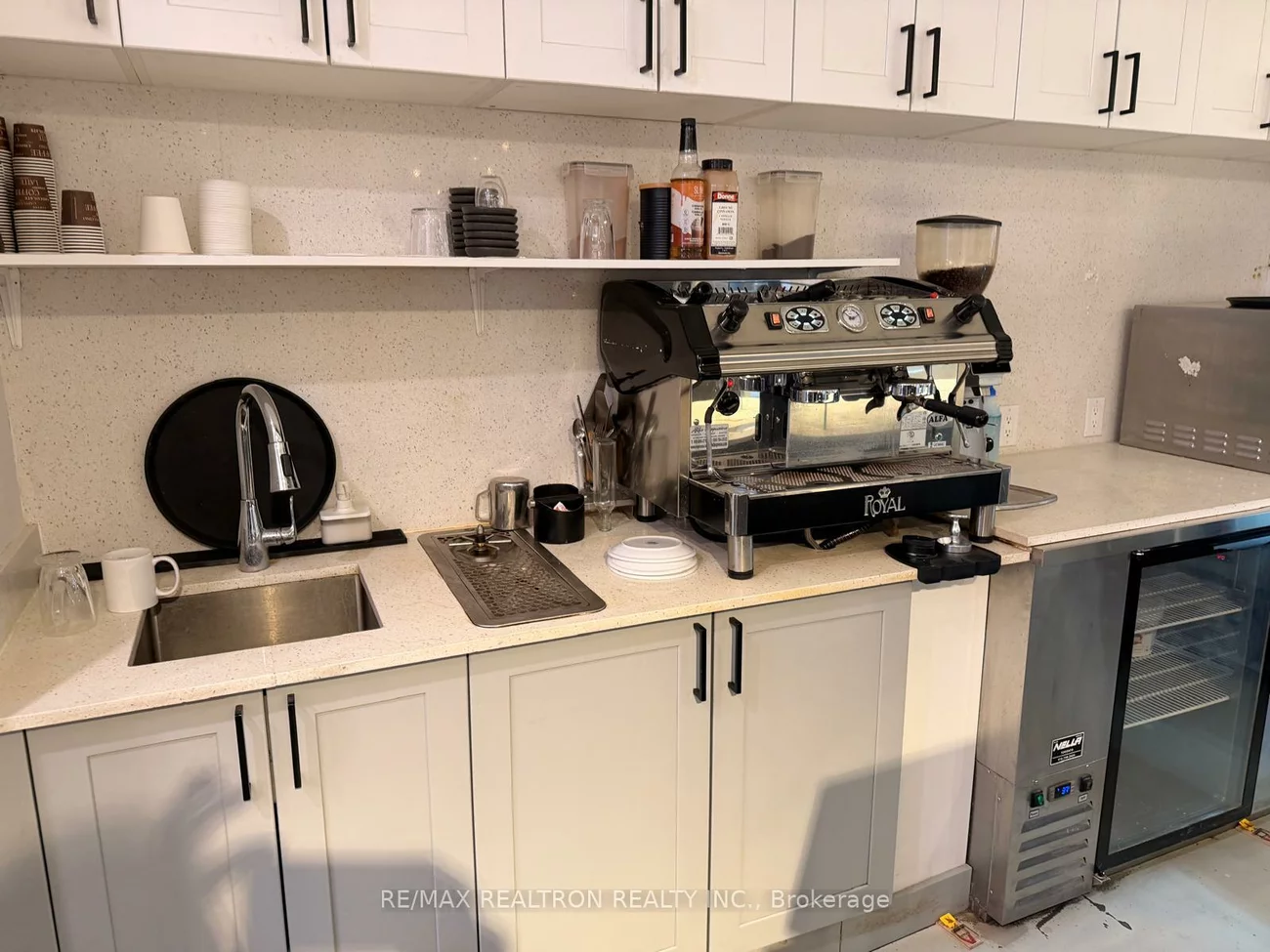 334, Dundas, Kensington-Chinatown, Toronto