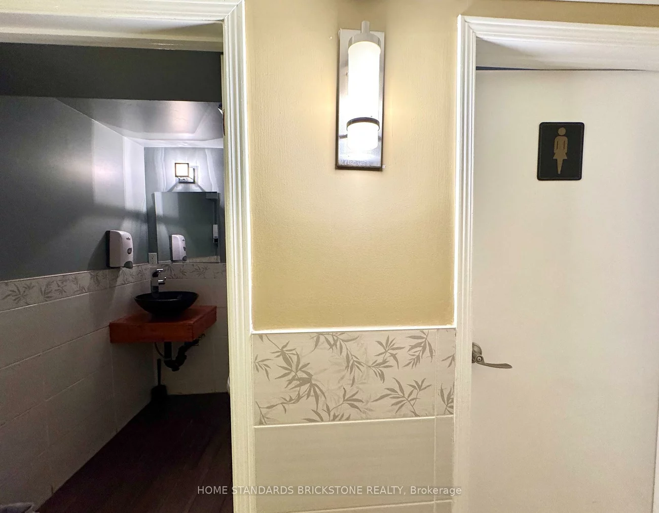 586, Bloor, Annex, Toronto