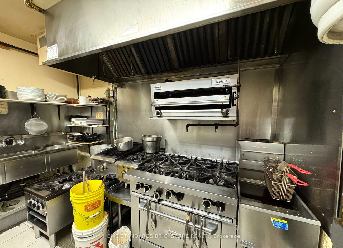 586, Bloor, Annex, Toronto