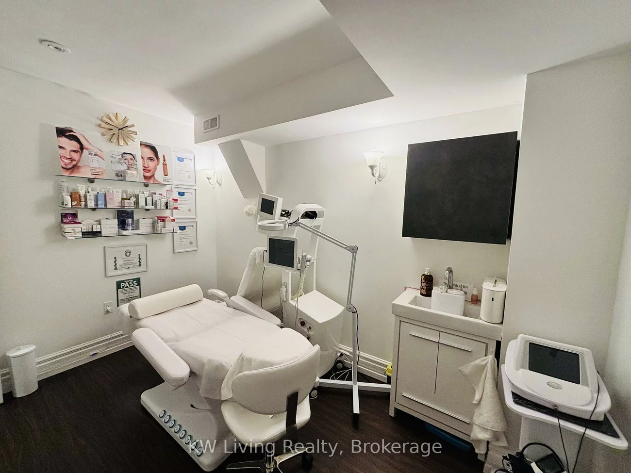 701, Mount Pleasant, Mount Pleasant East, Toronto