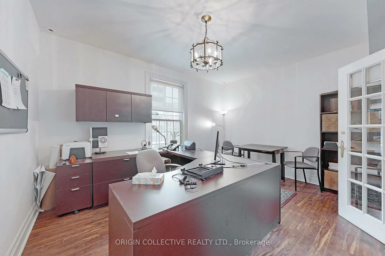 17, Isabella, Church-Yonge Corridor, Toronto