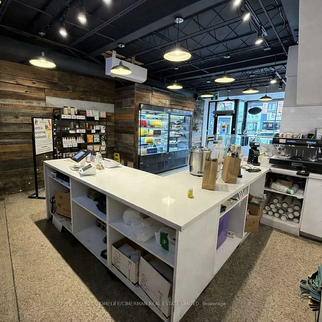 2631, Yonge, Mount Pleasant East, Toronto