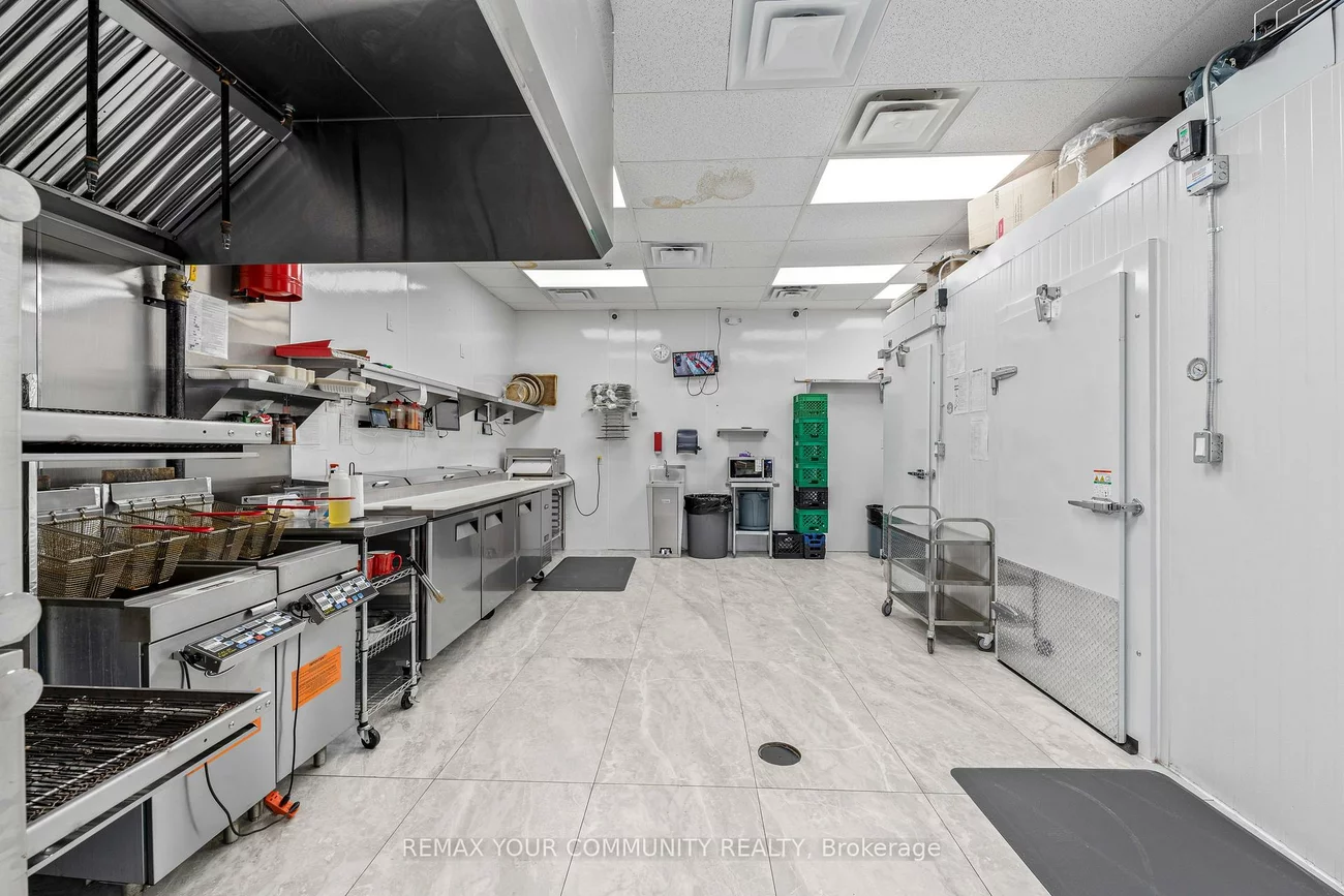 747, DON MILLS, Flemingdon Park, Toronto