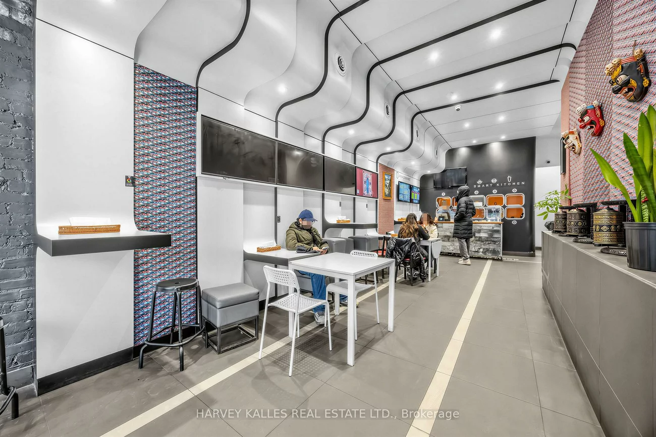 106, Queen, Church-Yonge Corridor, Toronto