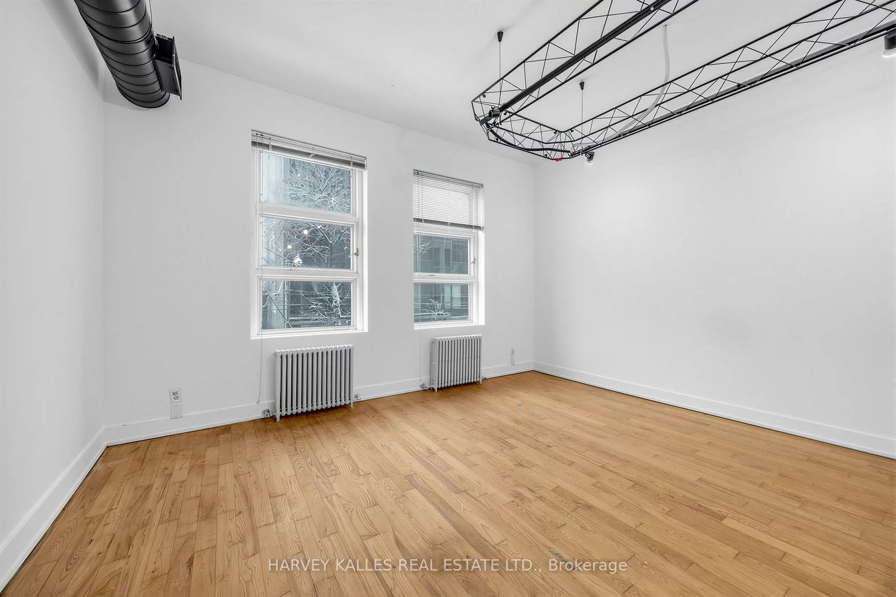 106, Queen, Church-Yonge Corridor, Toronto