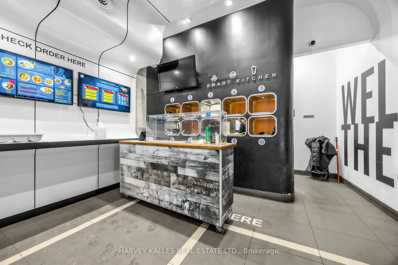 106, Queen, Church-Yonge Corridor, Toronto