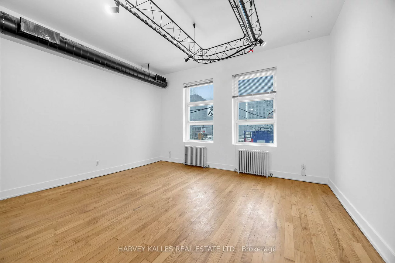 106, Queen, Church-Yonge Corridor, Toronto