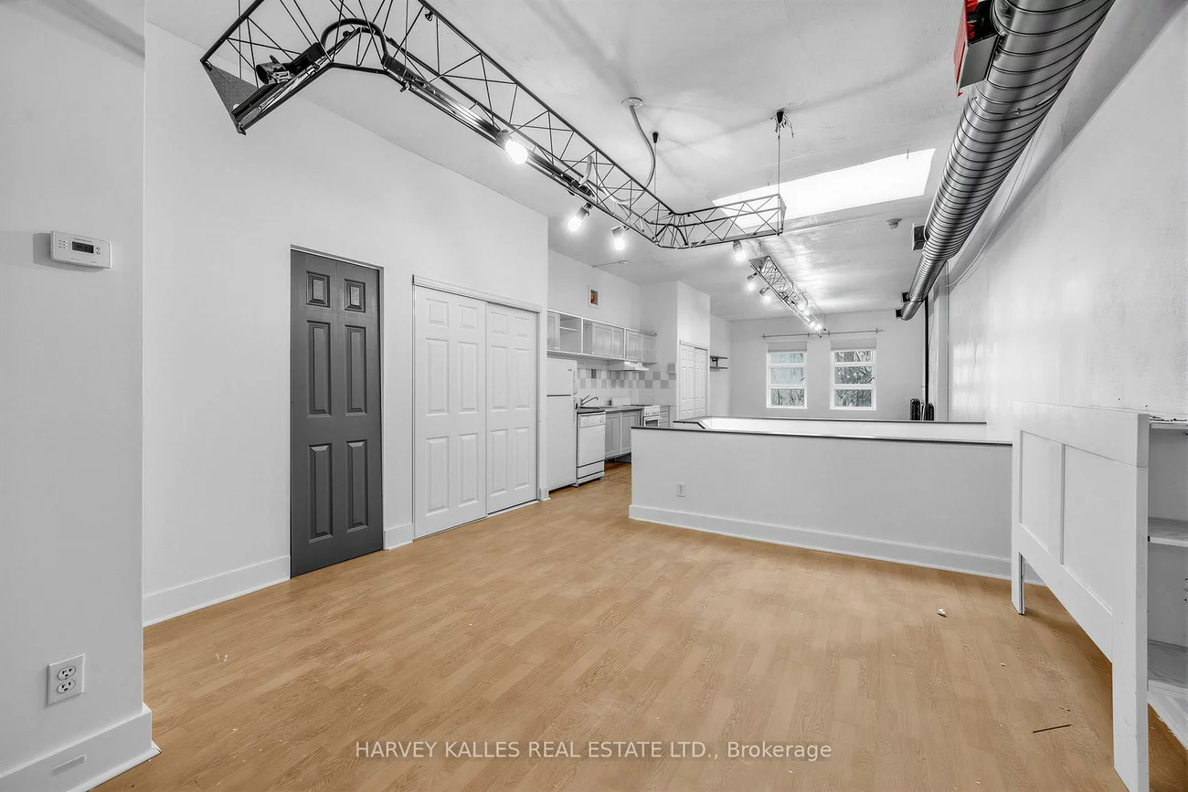 106, Queen, Church-Yonge Corridor, Toronto