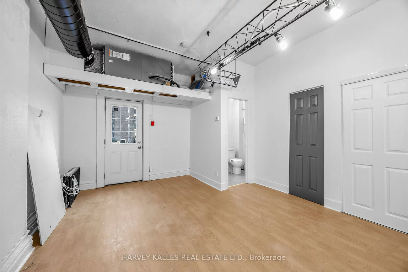 106, Queen, Church-Yonge Corridor, Toronto