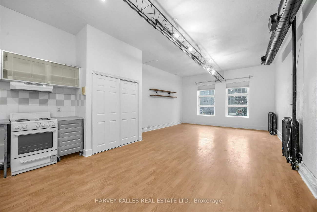 106, Queen, Church-Yonge Corridor, Toronto