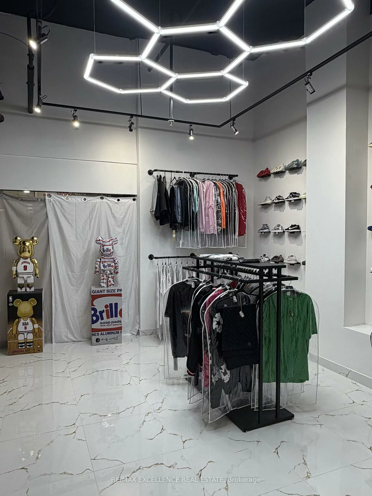 222, Spadina, Kensington-Chinatown, Toronto