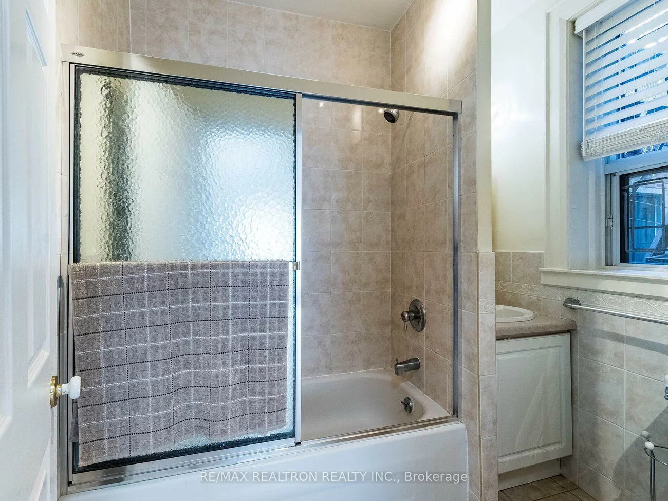 1038, St Clair, Oakwood Village, Toronto