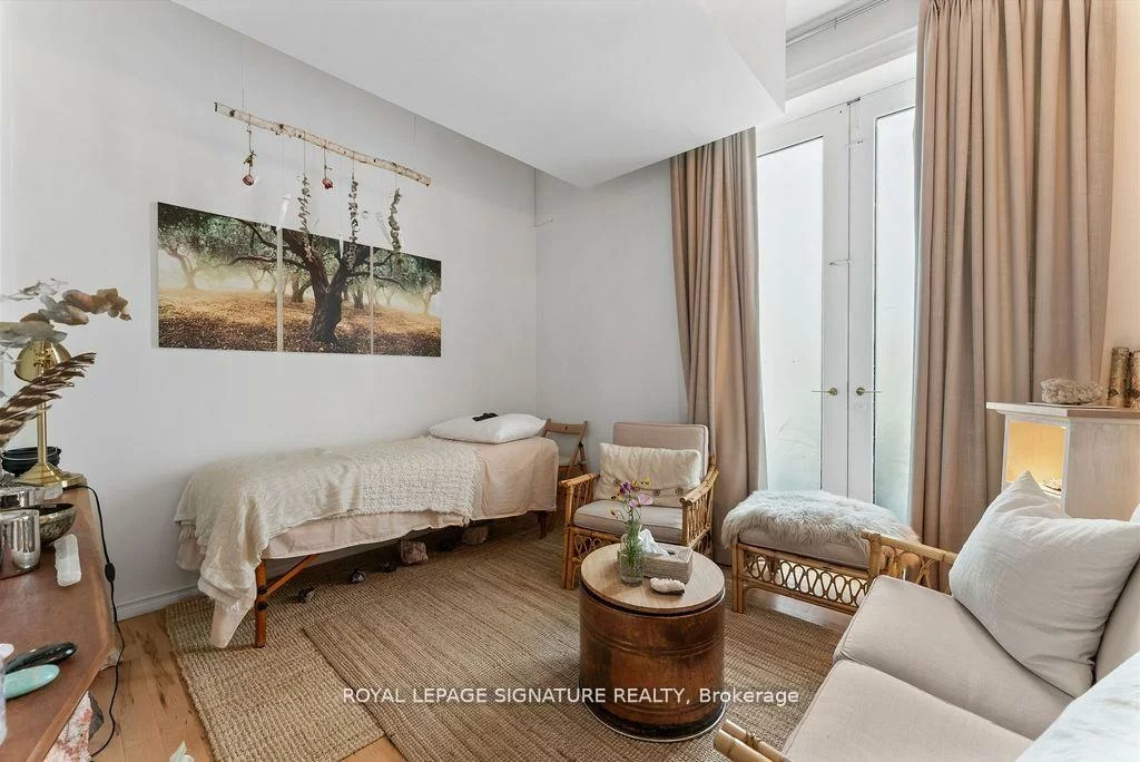 154, Harbord, Annex, Toronto