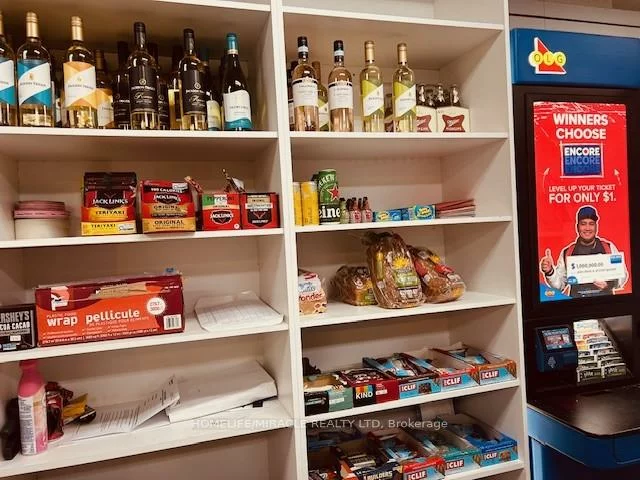 1364, Bathurst, Wychwood, Toronto