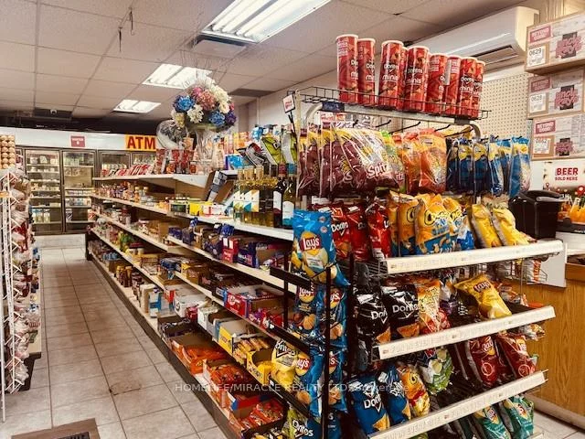 1364, Bathurst, Wychwood, Toronto