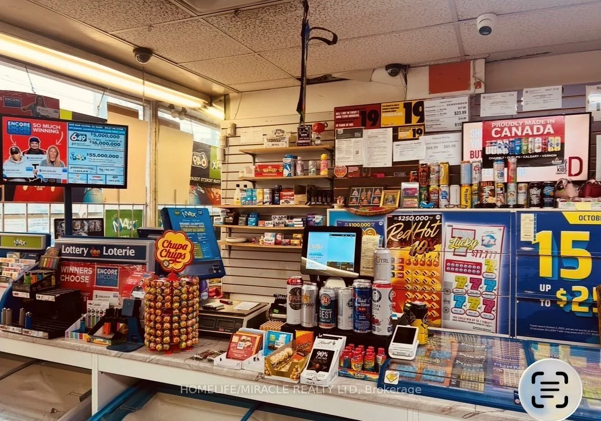 1364, Bathurst, Wychwood, Toronto