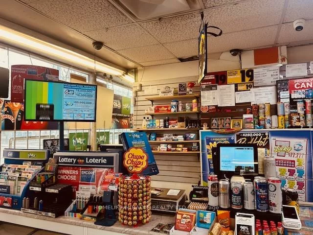 1364, Bathurst, Wychwood, Toronto