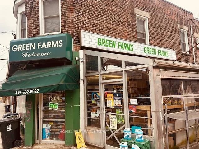 1364, Bathurst, Wychwood, Toronto