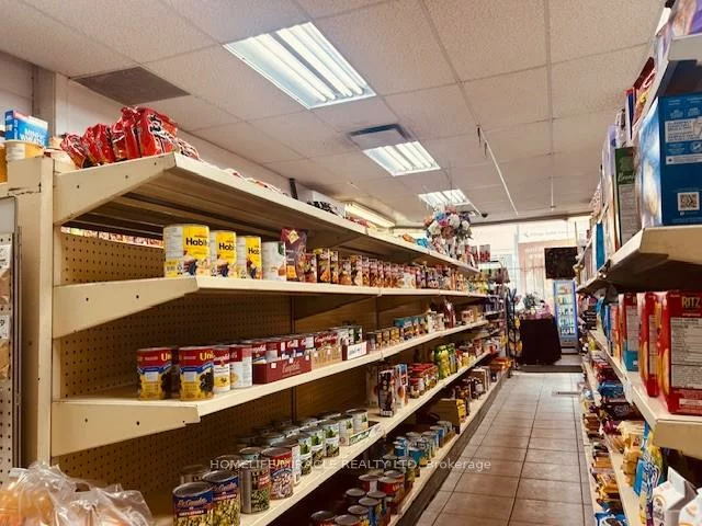 1364, Bathurst, Wychwood, Toronto