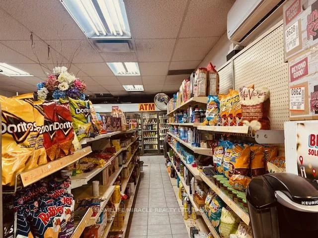 1364, Bathurst, Wychwood, Toronto