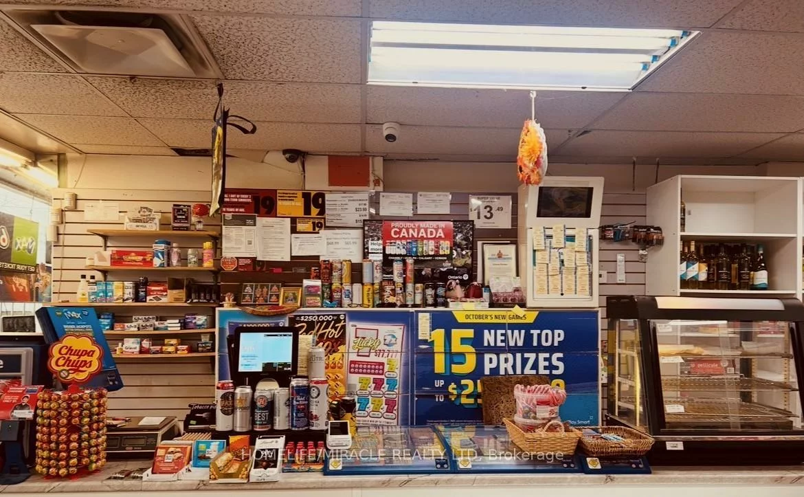 1364, Bathurst, Wychwood, Toronto