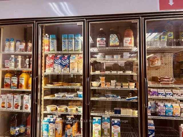 1364, Bathurst, Wychwood, Toronto