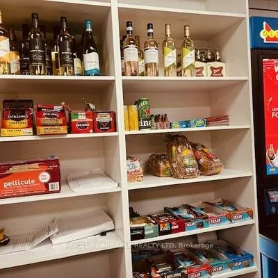 1364, Bathurst, Wychwood, Toronto