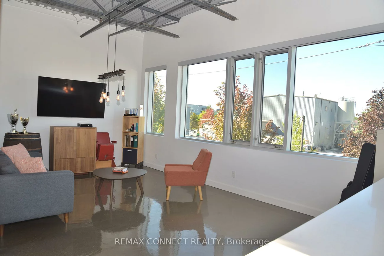 41, Industrial, Thorncliffe Park, Toronto